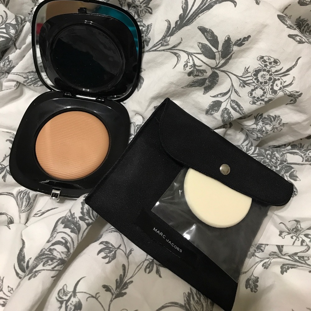 Marc Jacob pressed powder