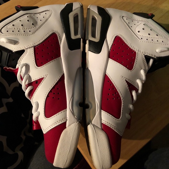 Jordan 6 Carmine’s size 5y used