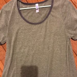 LuLaRoe Large Classic T