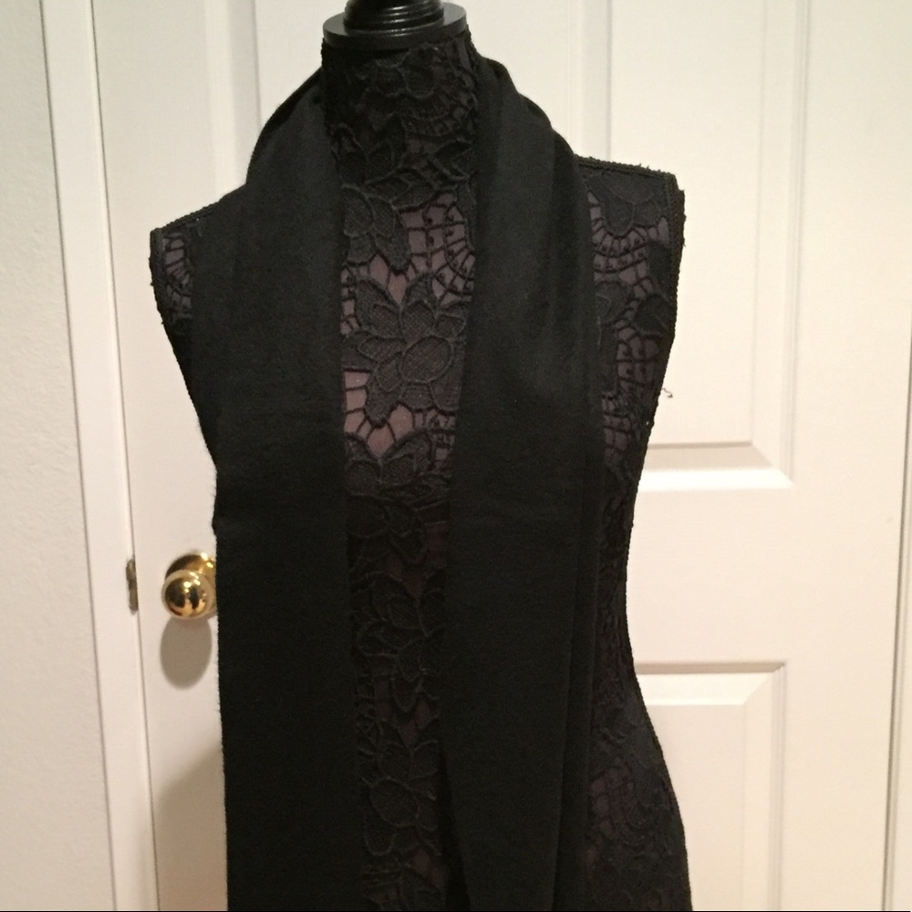 Ladies’ 100% Cashmere Fringed Muffler