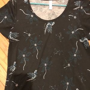 LuLaRoe Large Classic T