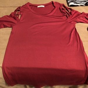 Long sleeve with shoulder cut outs