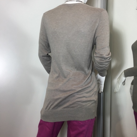 Ann Taylor v-neck sweater - Picture 4 of 4