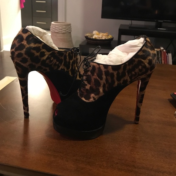 Christian Louboutin Paris leopard shoes - Picture 2 of 8