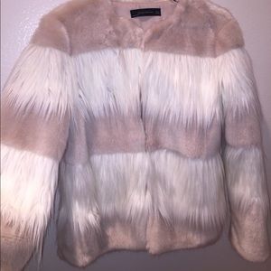 💞 Zara (Woman) 💞 Pink Faux Fur Coat (size M)