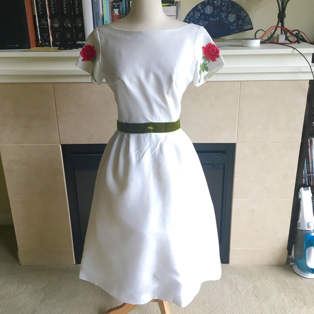 Vintage 1960s White Linen Cocktail Dress