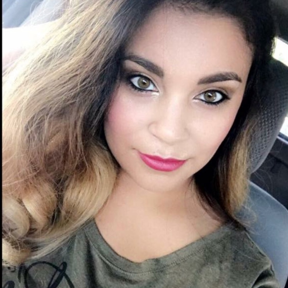 Meet your posher, Yareli