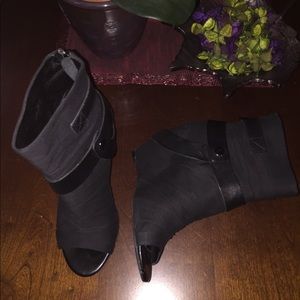Levity Ellie Wedge Booties