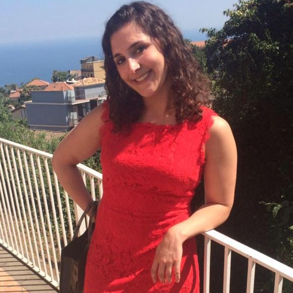 Meet your Posher, Cristina - Picture 1 of 1