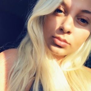 Meet your Posher, Eleni