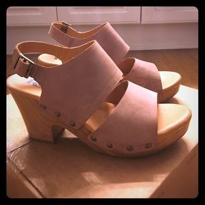 Korks Annaleigh Platform Sandals in Mauve - Sz 7.5