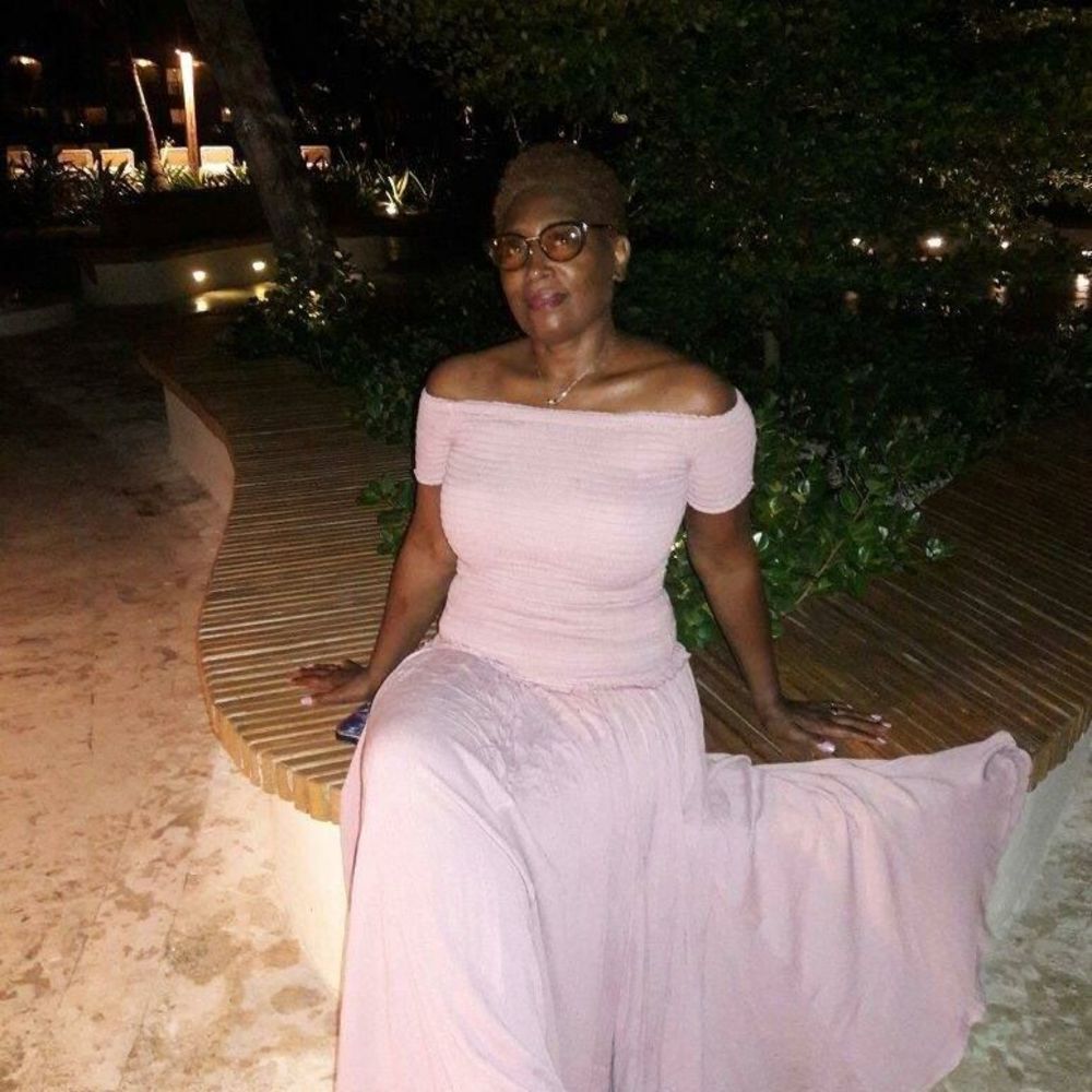 Meet your Posher, Gloria