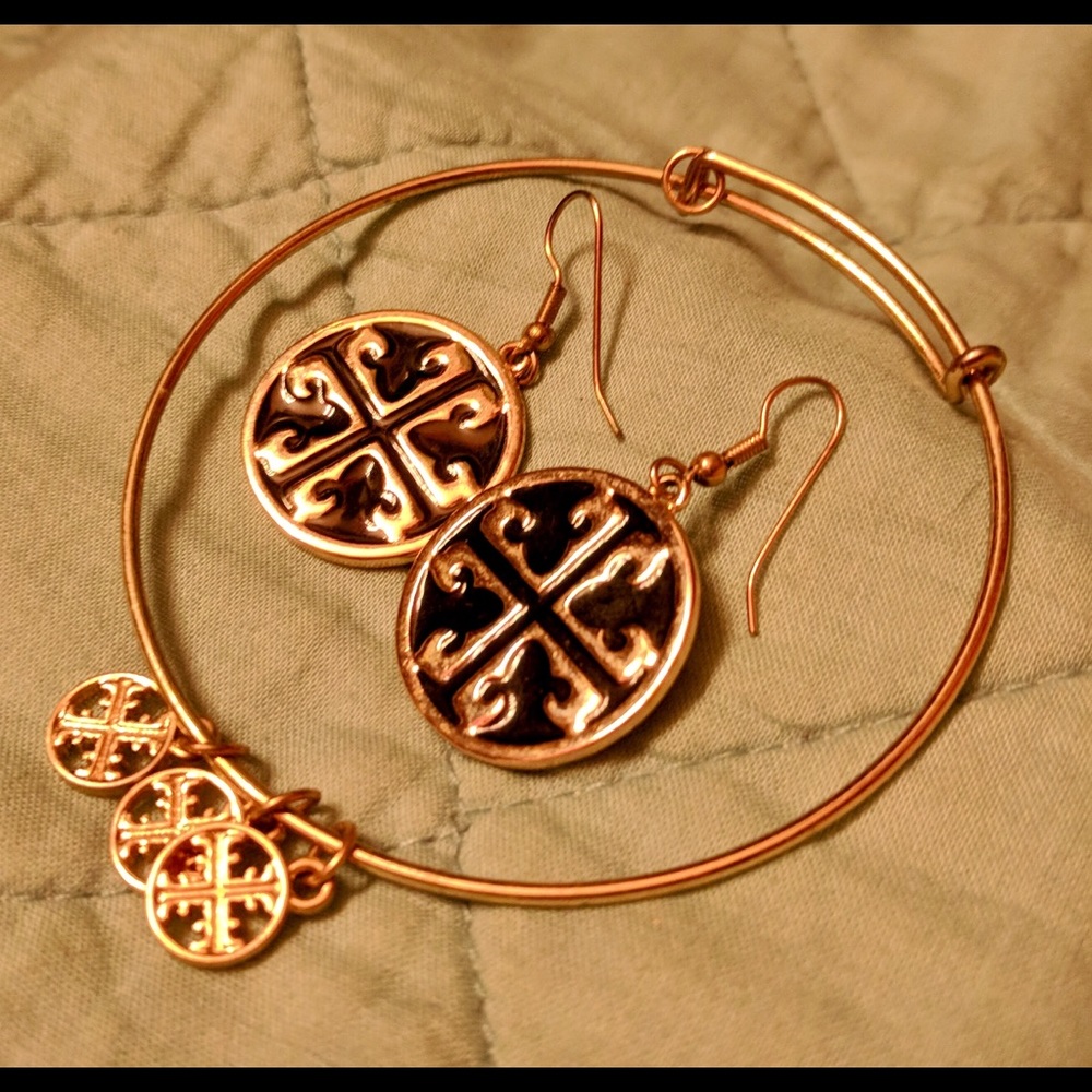 Gold tone Earrings & bracelet set