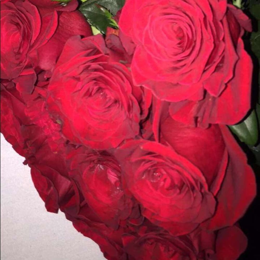 For you, Queen 🌹🌹🌹🌹🌹