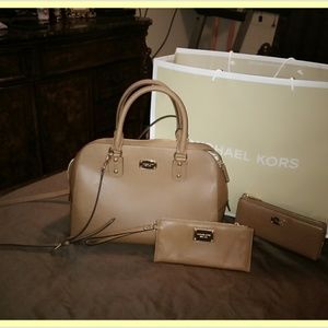 Micheal Kors set