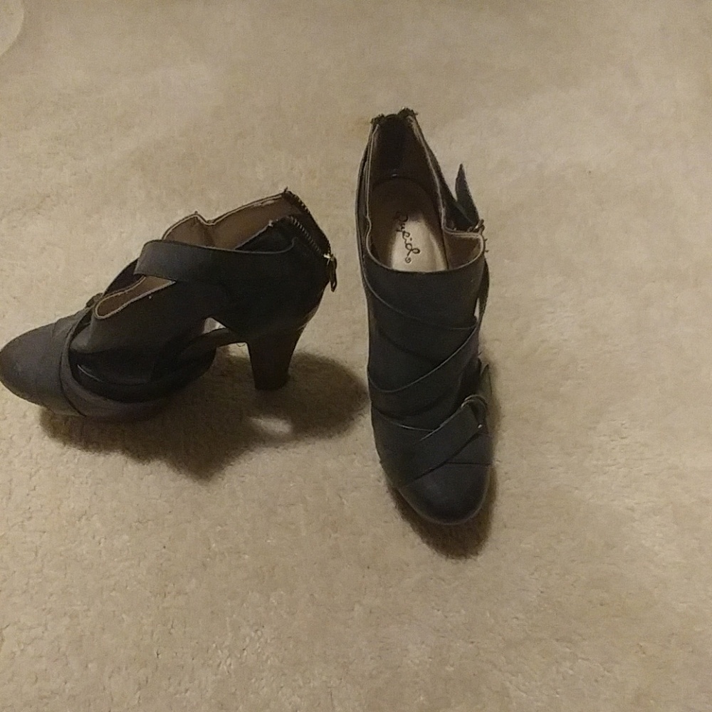 Gray Platform Heels - image 1