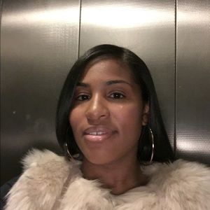 Meet your Posher, Alicia