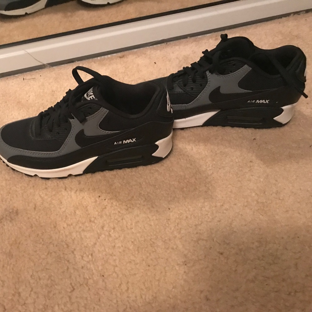 Woman’s size 6 black, white and grey nike air max