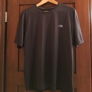 Men’s North Face t-shirt size M