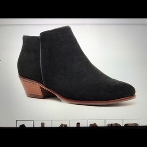 Black bootie shoes