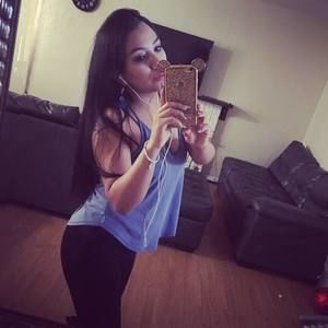 Meet your Posher, Valeria