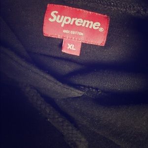 Supreme hoodie