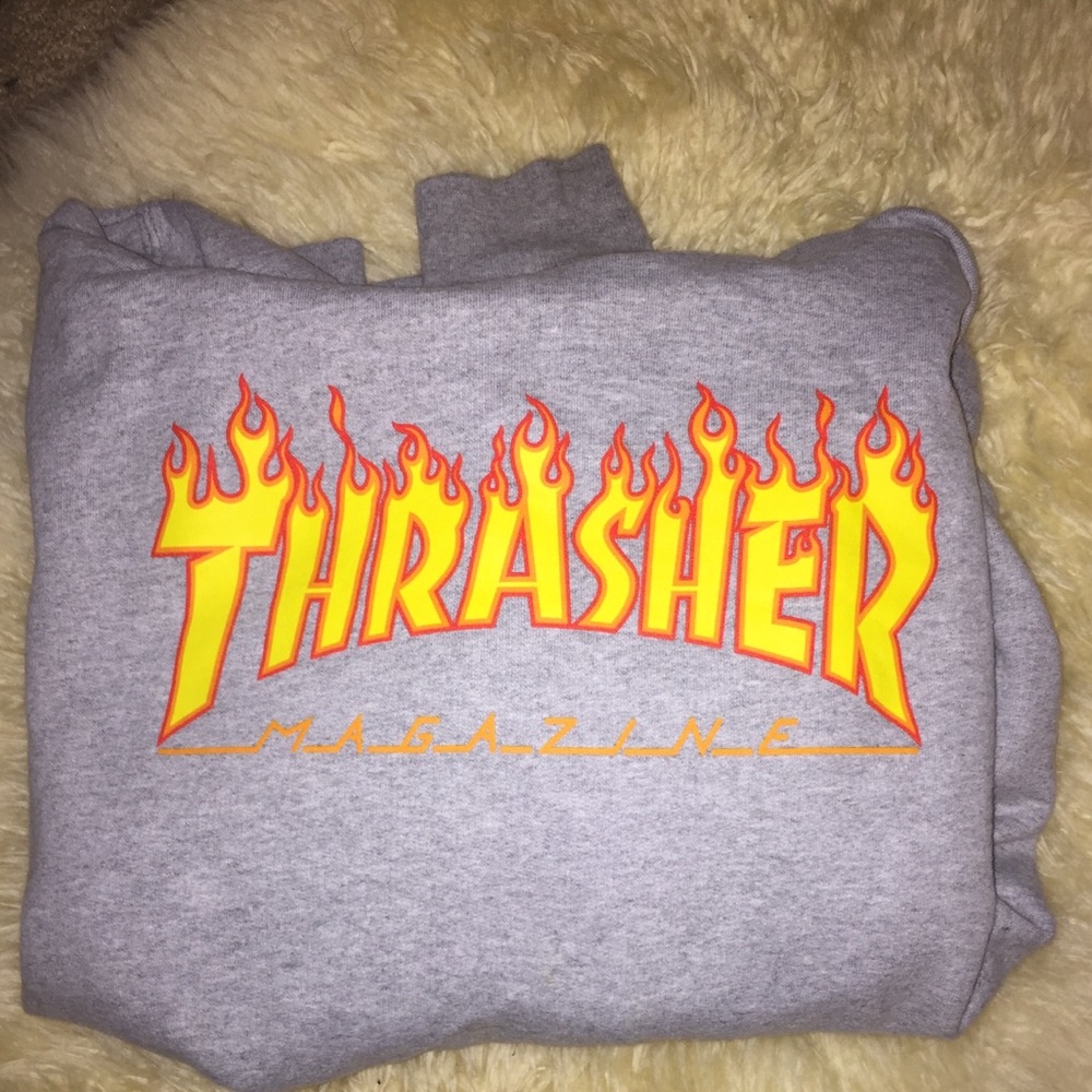 super cute and comfy thrasher hoodie!!