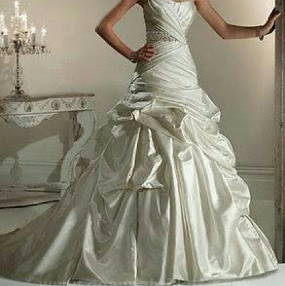 Wedding dress