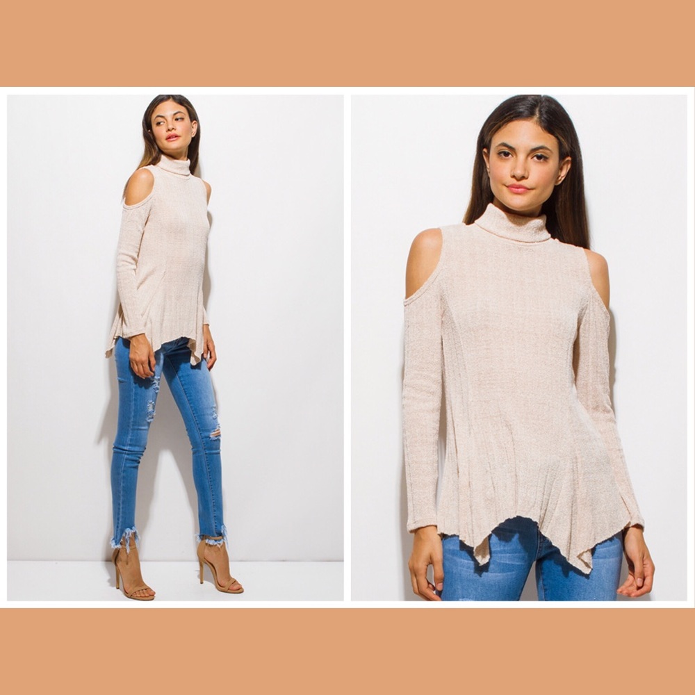 5⭐️ Flirty - Texture Ribbed Cold Shoulder Top - Picture 3 of 8