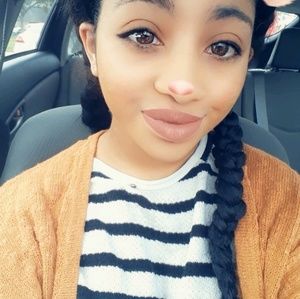 Meet your Posher, Nina