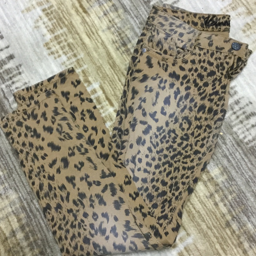 🔴WORN ONCE - LEOPARD PRINT JEANS 🔴