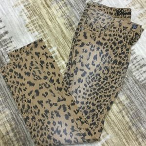 🔴WORN ONCE - LEOPARD PRINT JEANS 🔴