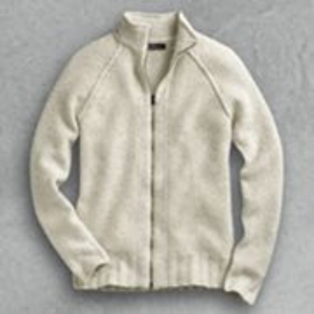 Men’s Marc Anthony sweater.