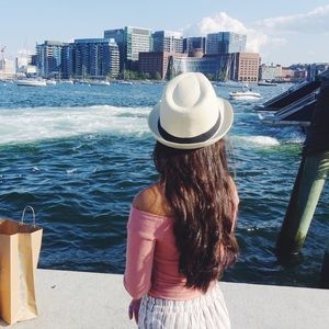 Meet your Posher, Luma