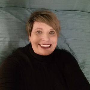 Meet your Posher, Desiree