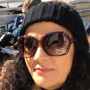 Meet your Posher, Lucinda