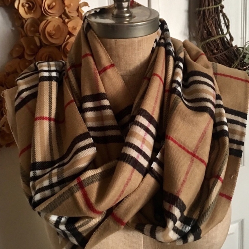 Ladies London Scarf SOLD OUT!!!!🚫