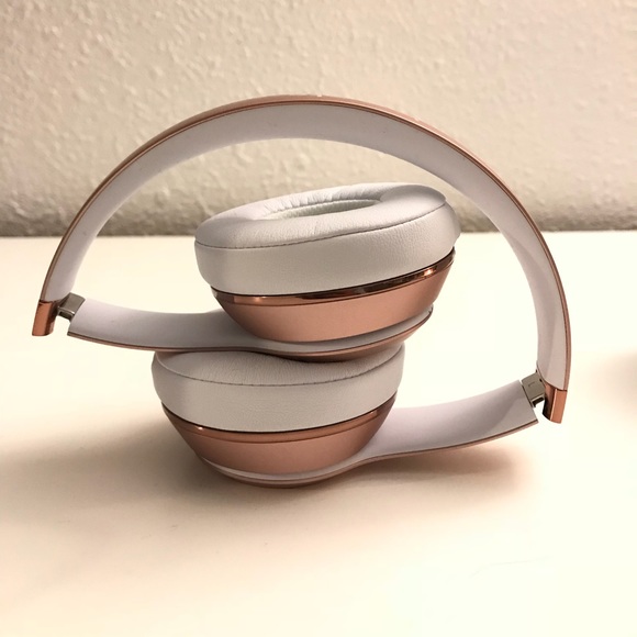 Beats solo3 special edition; #rosegold - Picture 1 of 8