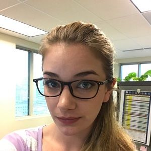 Meet your Posher, Caroline