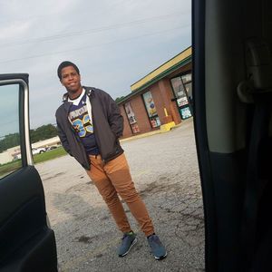 Meet your Posher, Levi