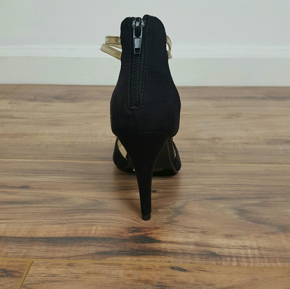 faux Suade High Heels anckle strap. - Picture 3 of 6