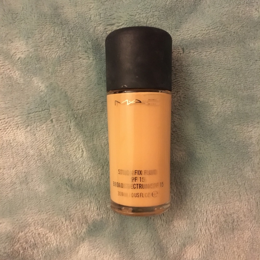 Used MAC studio fix foundation NC25