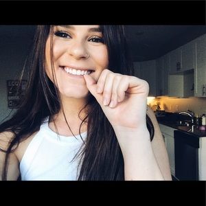 Meet your Posher, Rebecca