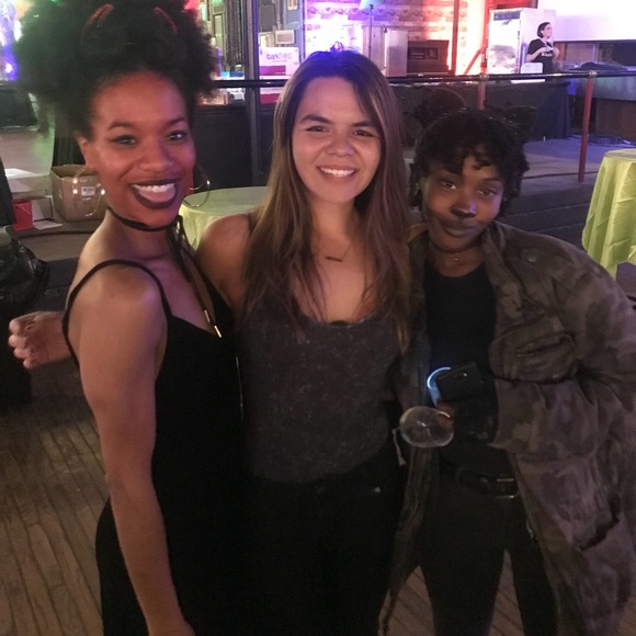 Meet your Posher, Chloe - Picture 3 of 8