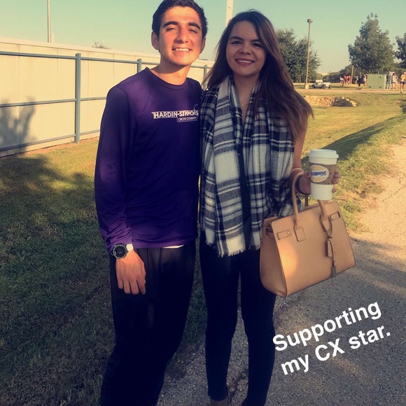 Meet your Posher, Chloe - Picture 5 of 8