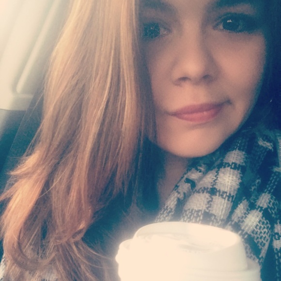 Meet your Posher, Chloe - Picture 6 of 8