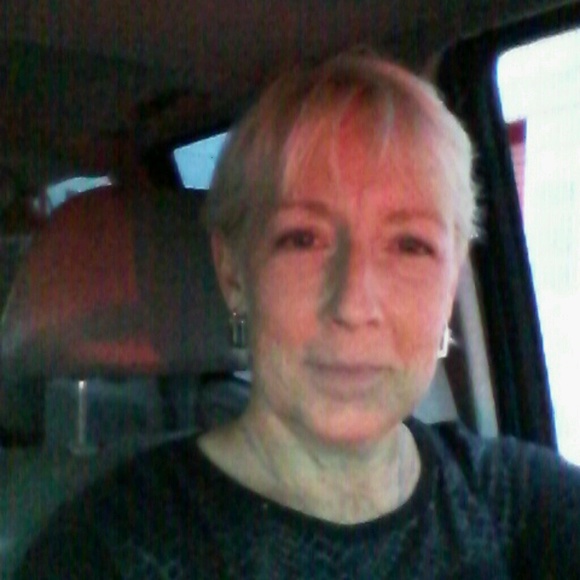 Meet your Posher, Aileen - Picture 1 of 1