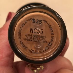 MAC Studio Fix Fluid Foundation NC55