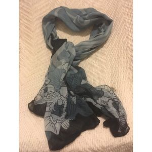 ❤️5for20❤️Blue Floral Scarf