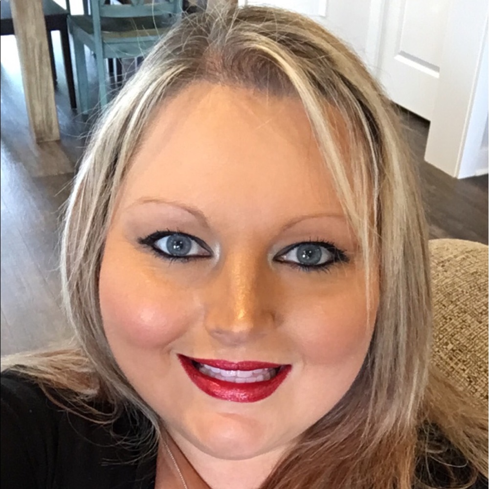 Meet your Posher, Melissa